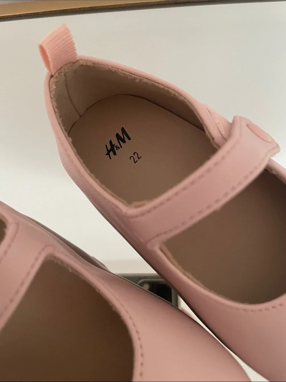 H&M soft pale